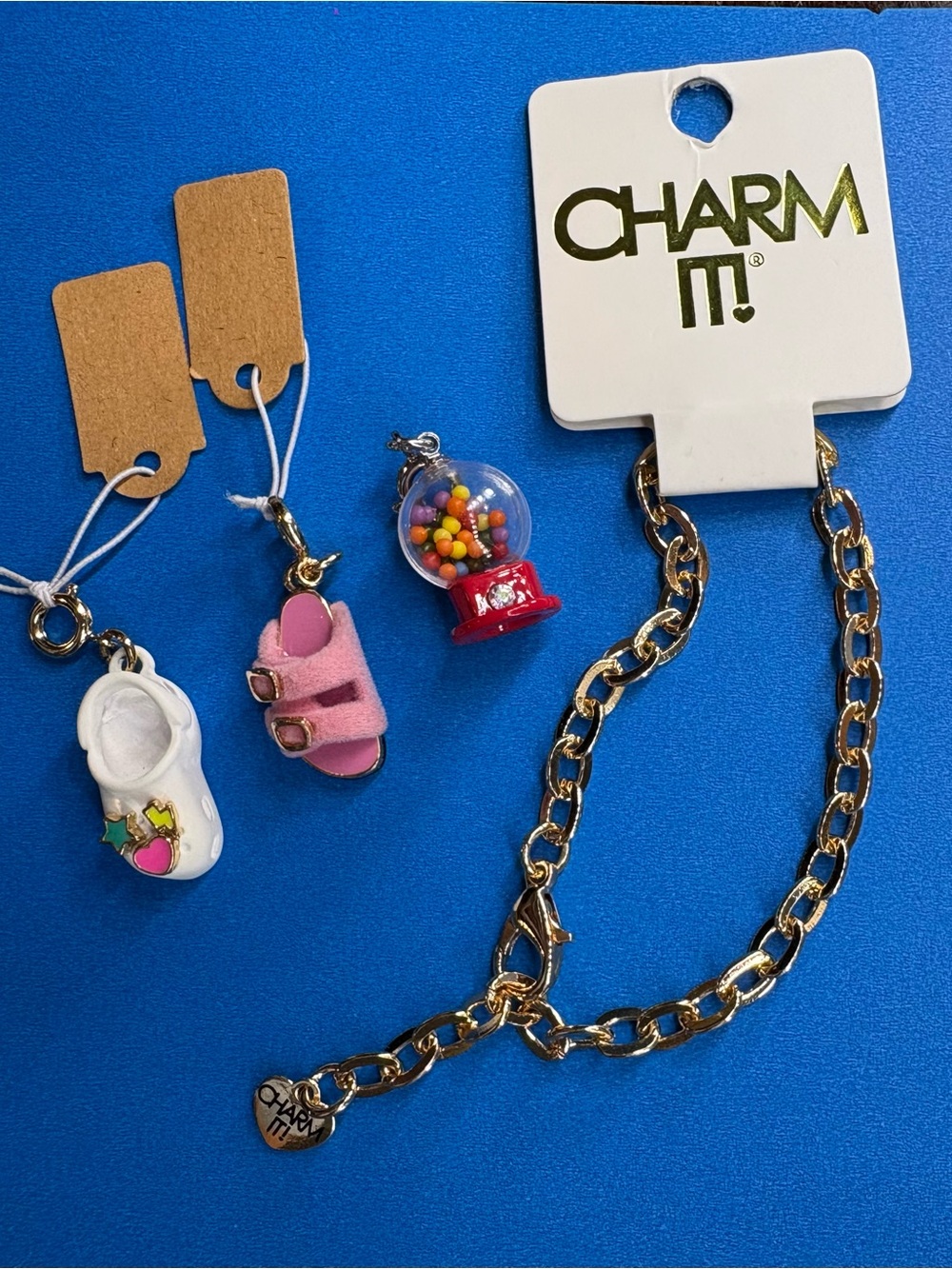 Gold Link Charm Bracelet w/ 3 Charms-Sandal, gumball, croc 7” Adjustable
